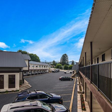 Acadian Inn Kamloops Exterior foto